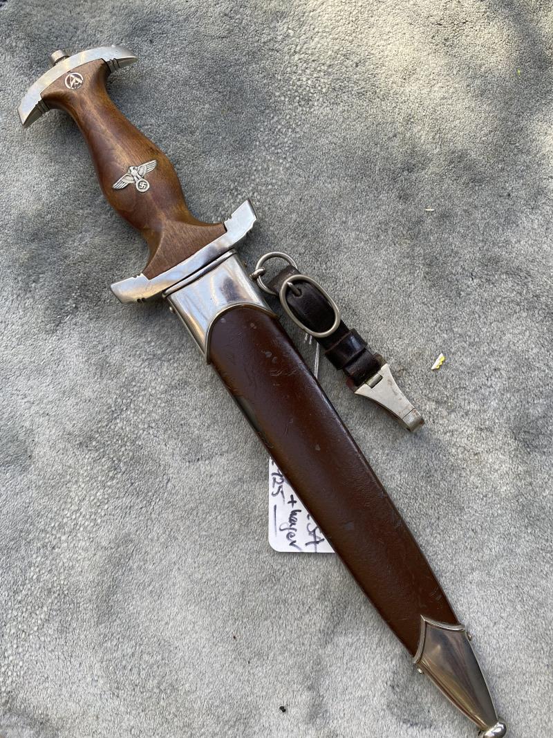 A VERY GOOD EARLY SA DAGGER BY ANTON WINGEN WITH SINGLE HANGER.