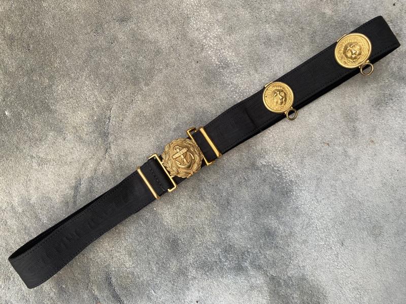 AN ABSOLUTELY STONE MINT THIRD REICH NAVAL OFFICERS MOIRE BELT WITH GILDED FITTINGS.