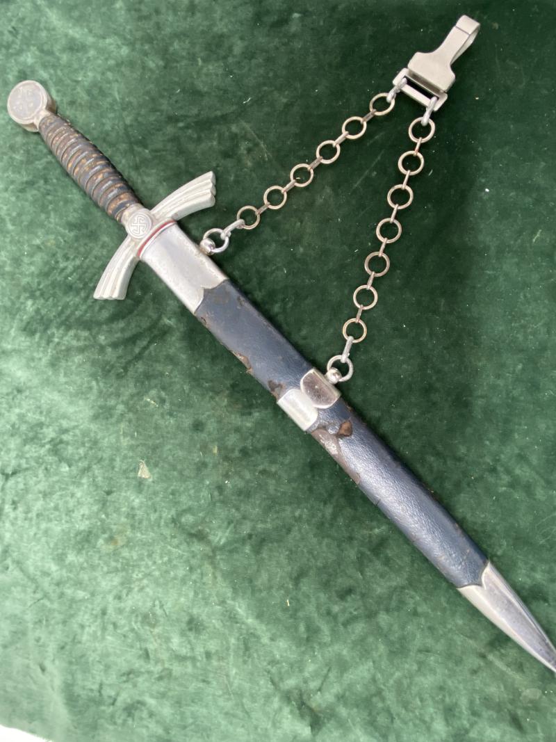 A LUFTWAFFE 1st Pattn DAGGER WITH CHAIN - PURCHASED FROM A THEATRE IN GERMANY.