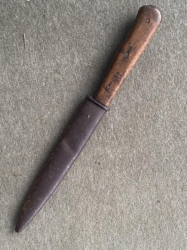 A NICE, AS FOUND, WW2 GERMAN 'Nahkampfmesser' CLOSE COMBAT KNIFE BY EICKHORN.