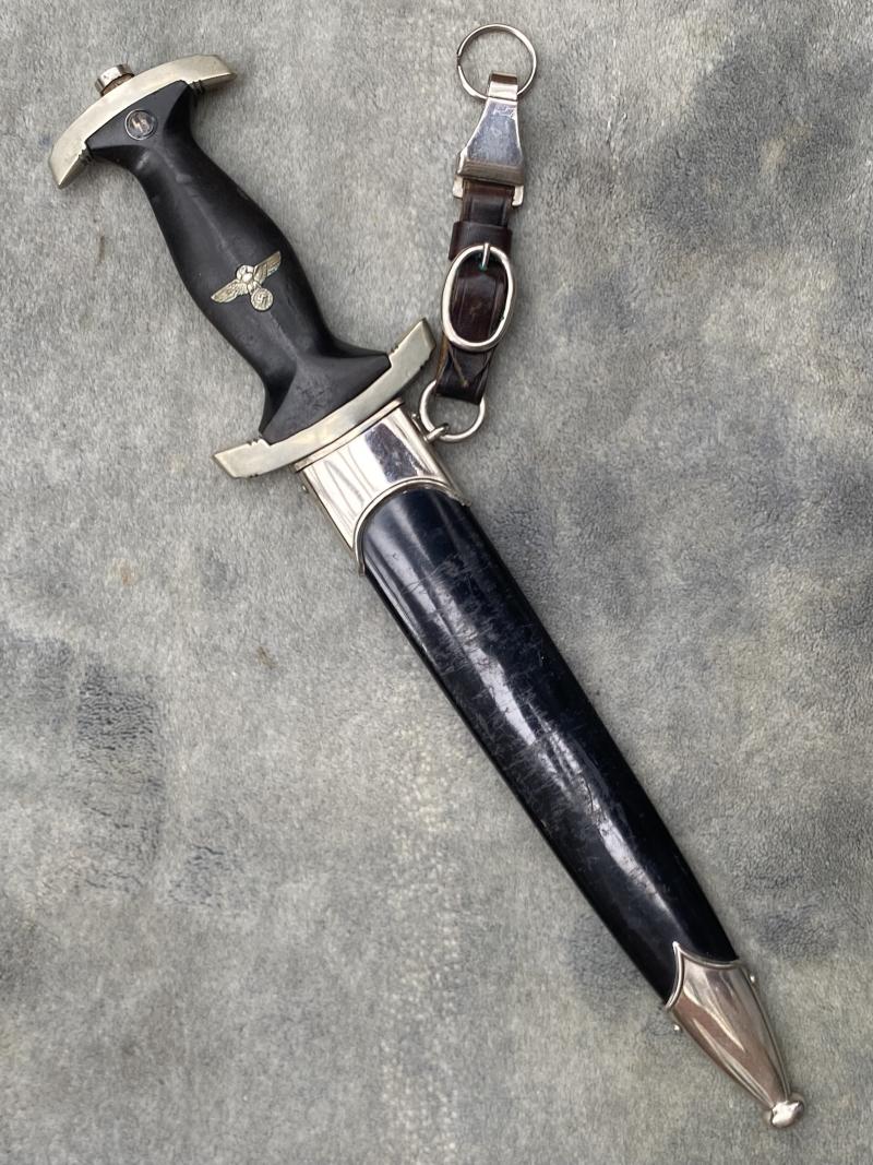 AN EXTRAORDINARILY NICE EXAMPLE OF EARLY ‘33 RZM SS DAGGER.