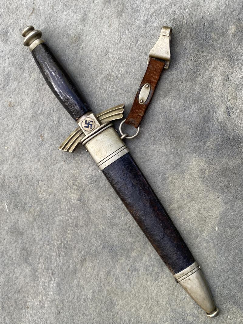 “SPECIAL OFFERING” - EARLY DLV FLYERS KNIFE - UNIT MARKED.
