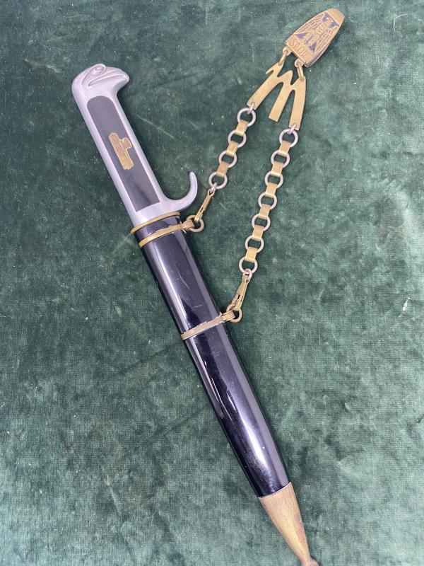 A MINT EXAMPLE OF ITALIAN 1937 MVSN OFFICERS DAGGER.