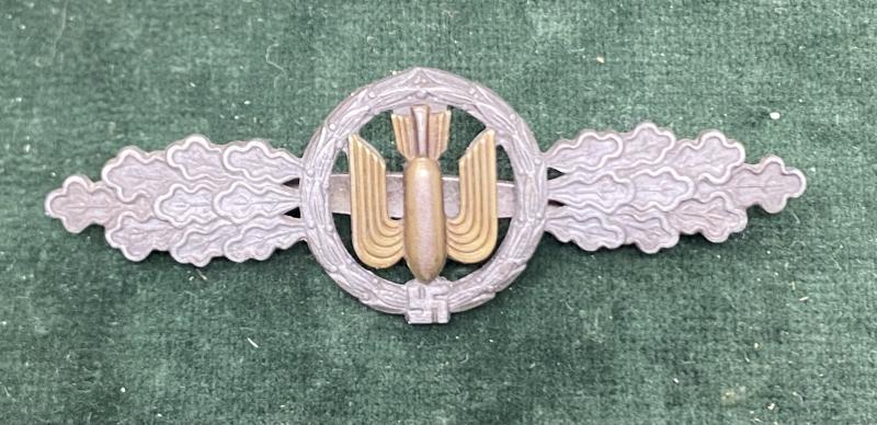 ORIGINAL LUFTWAFFE ‘BOMBER’CLASP IN SILVER.