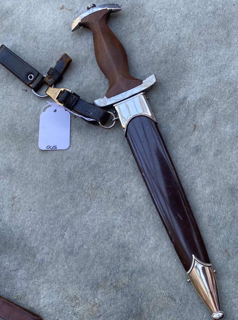 A VIRTUALLY MINT EXAMPLE OF A RZM PERIOD SA DAGGER BY Weyersberg Max Waffenfabrik. WITH FULL TRIPLE HANGER!