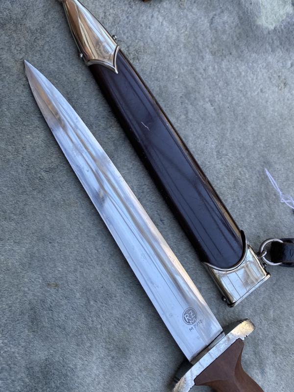 A VIRTUALLY MINT EXAMPLE OF A RZM PERIOD SA DAGGER BY Weyersberg Max Waffenfabrik. WITH FULL TRIPLE HANGER!