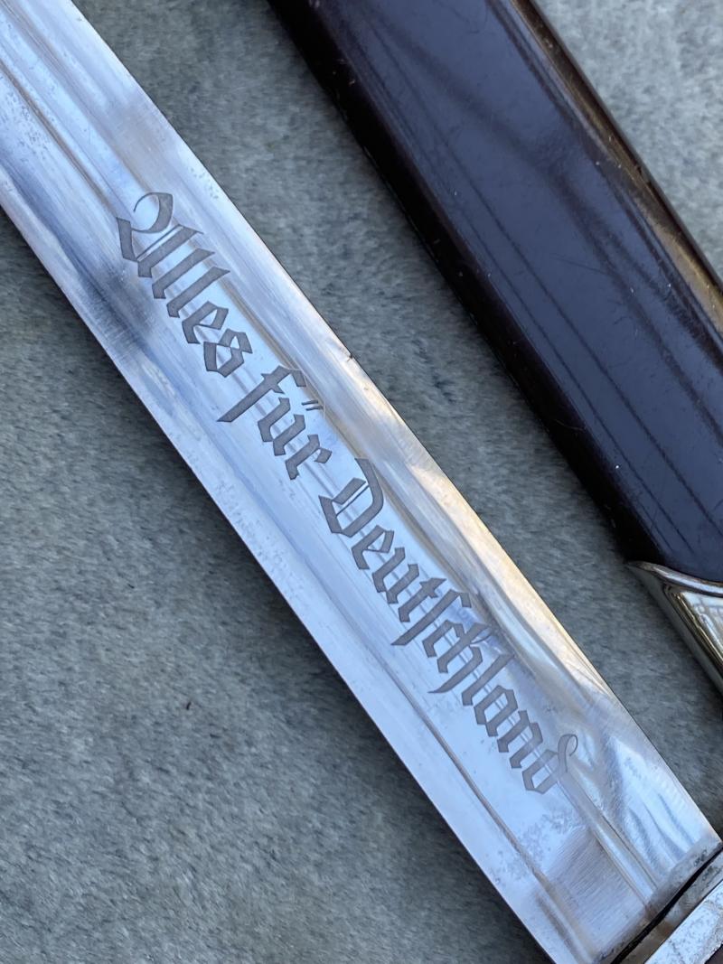 A VIRTUALLY MINT EXAMPLE OF A RZM PERIOD SA DAGGER BY Weyersberg Max Waffenfabrik. WITH FULL TRIPLE HANGER!