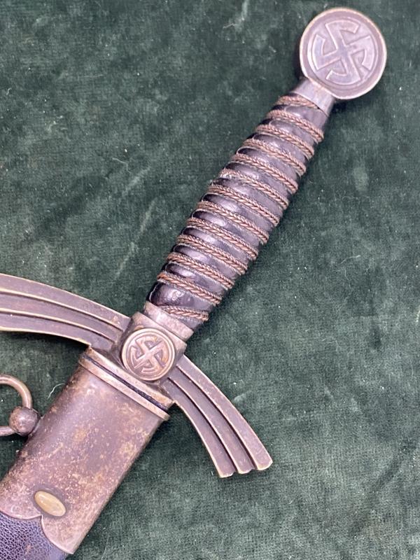 A SUPERB DLV/LUFTWAFFE TRANSITIONAL VERY EARLY DAGGER WITH DISTRIBUTOR.