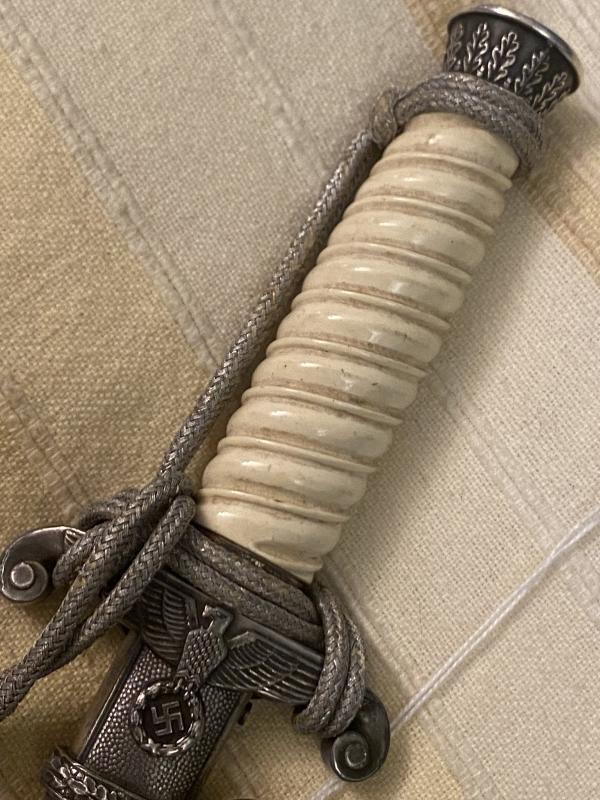ARMY DAGGER WITH STRAPS AND KNOT BY TIGER.