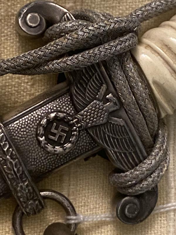 ARMY DAGGER WITH STRAPS AND KNOT BY TIGER.