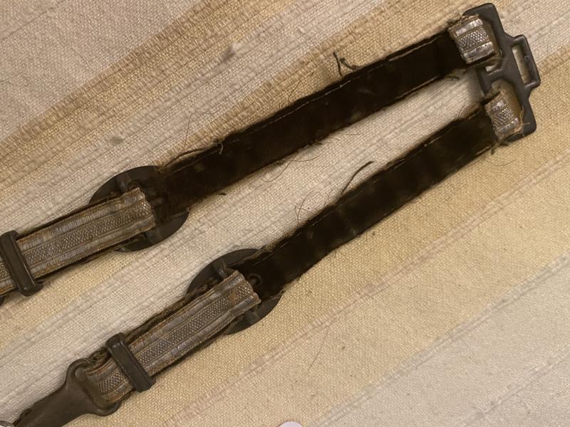 ARMY DAGGER WITH STRAPS AND KNOT BY TIGER.