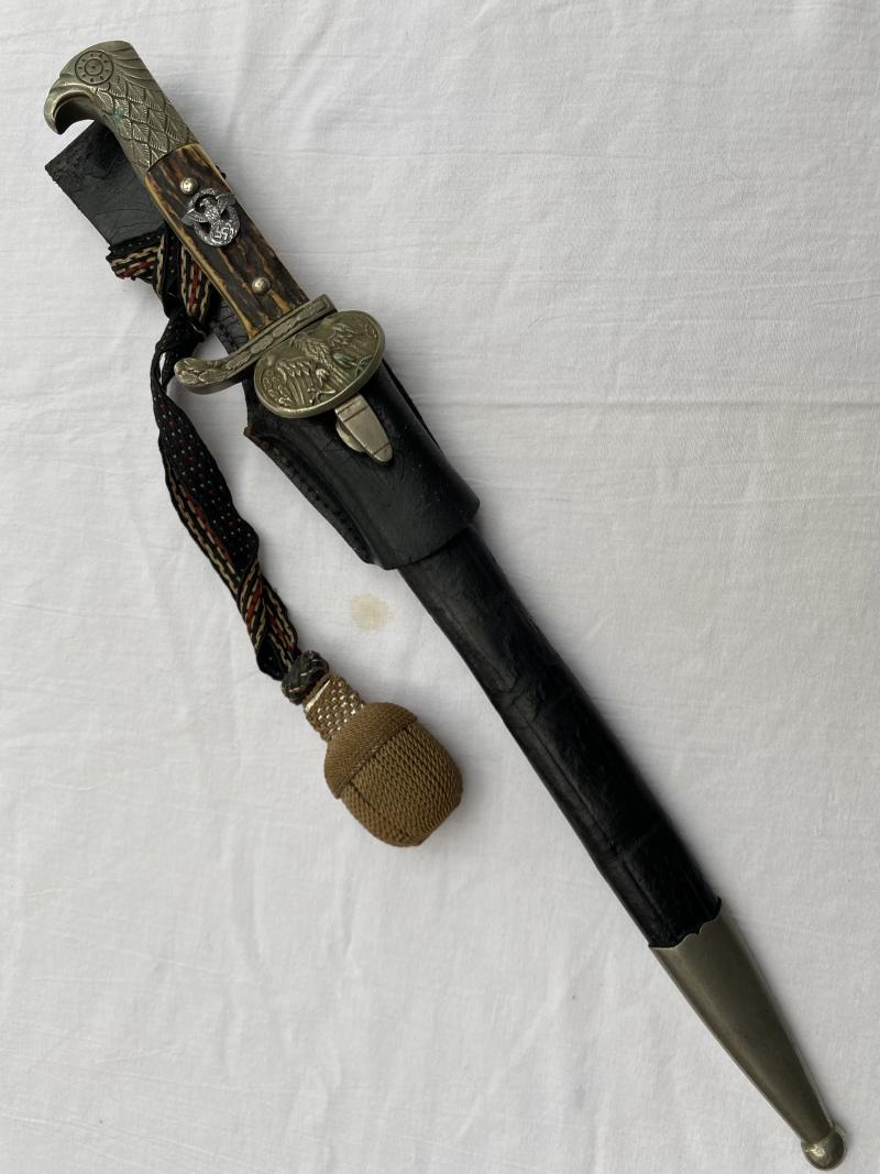 THIRD REICH SHORT CLAMSHELL POLICE BAYONET BY ALCOSO. .