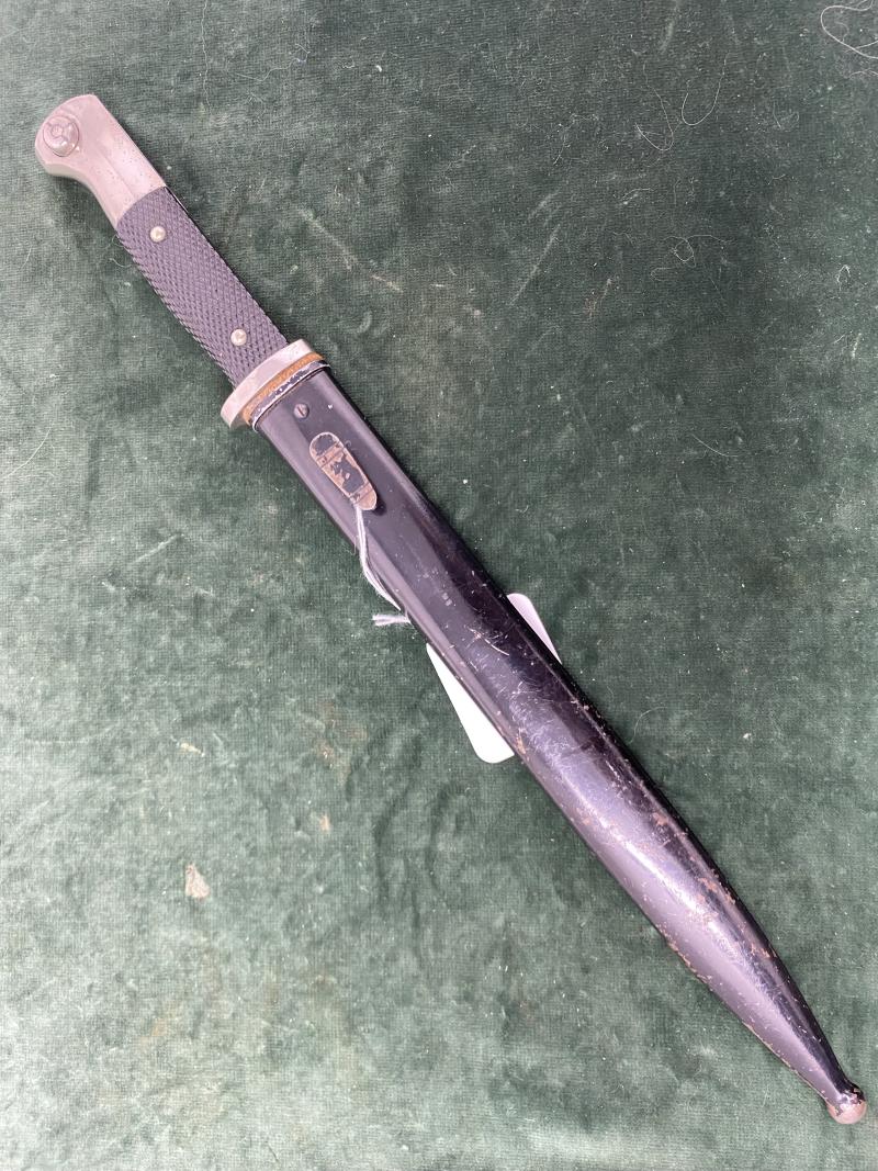 AN EXCELLENT EXAMPLE OF A LONG ‘PIONEER’ DRESS BAYONET.