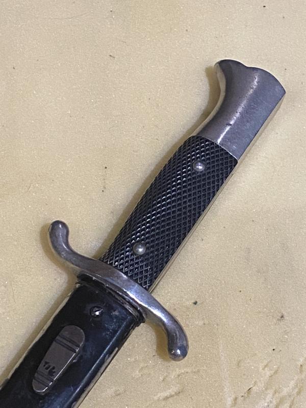 ‘SPECIAL OFFERING’ A SHORT FIRE DRESS BAYONET.