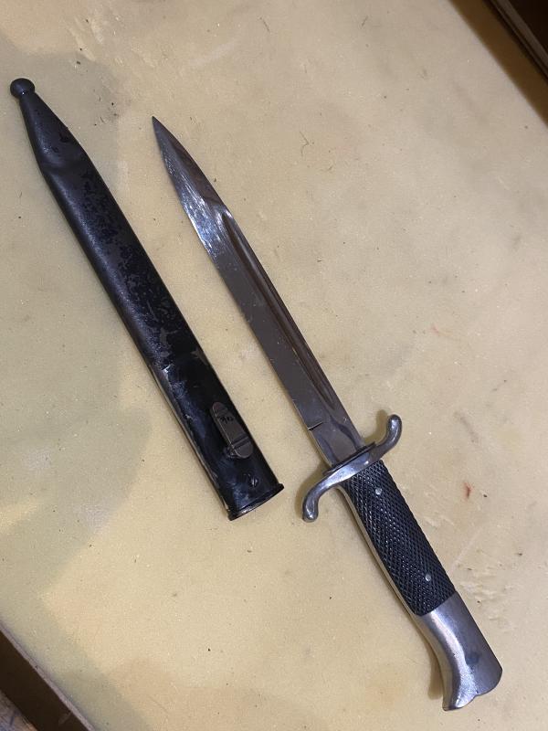 ‘SPECIAL OFFERING’ A SHORT FIRE DRESS BAYONET.