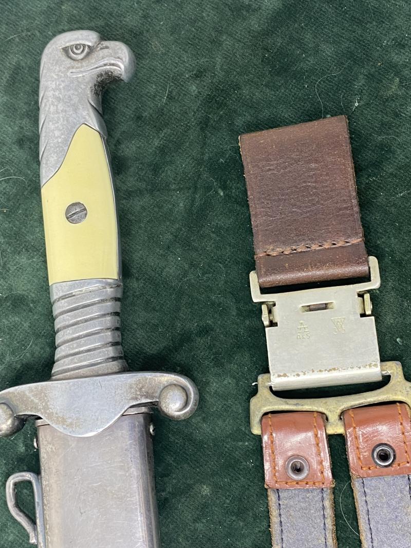 A NEAR PERFECT RAD OFFICERS DAGGER WITH VERY RARE MAKER AND WITH COMPLETE MINT HANGERS INCLUDING THE TOP CLIP!!.