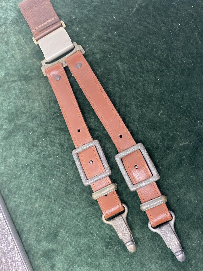 A NEAR PERFECT RAD OFFICERS DAGGER WITH VERY RARE MAKER AND WITH COMPLETE MINT HANGERS INCLUDING THE TOP CLIP!!.