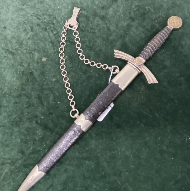 AN EARLY ALL NICKEL LUFTWAFFE 1st PATTN WITH UNIT MARKED BLADE.