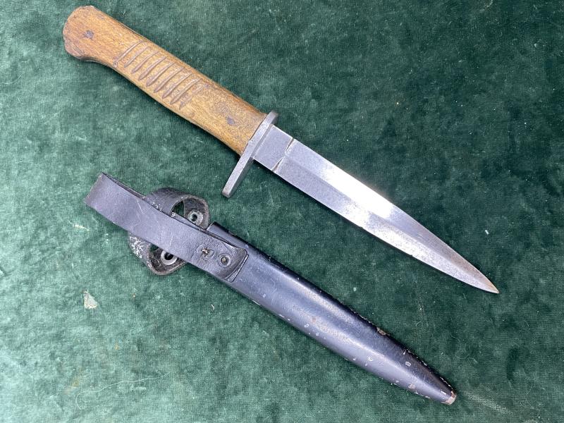 WW1 IMPERIAL GERMAN FIGHTING KNIFE- AS PICTURED IN THE BOOK!!