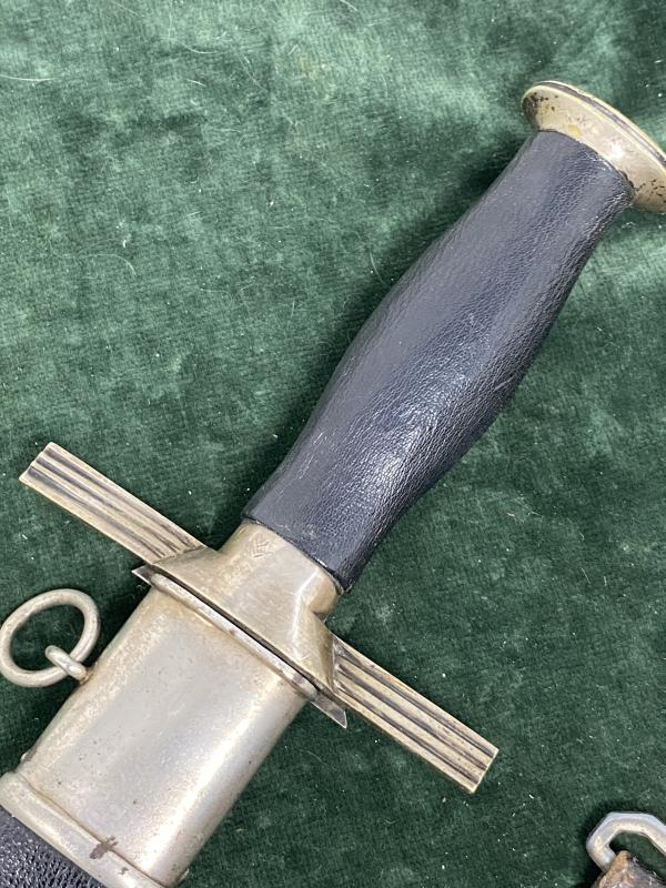 EARLY 2nd Pattn. RLB OFFICERS DAGGER WITH STRAPS - WEYERSBERG.