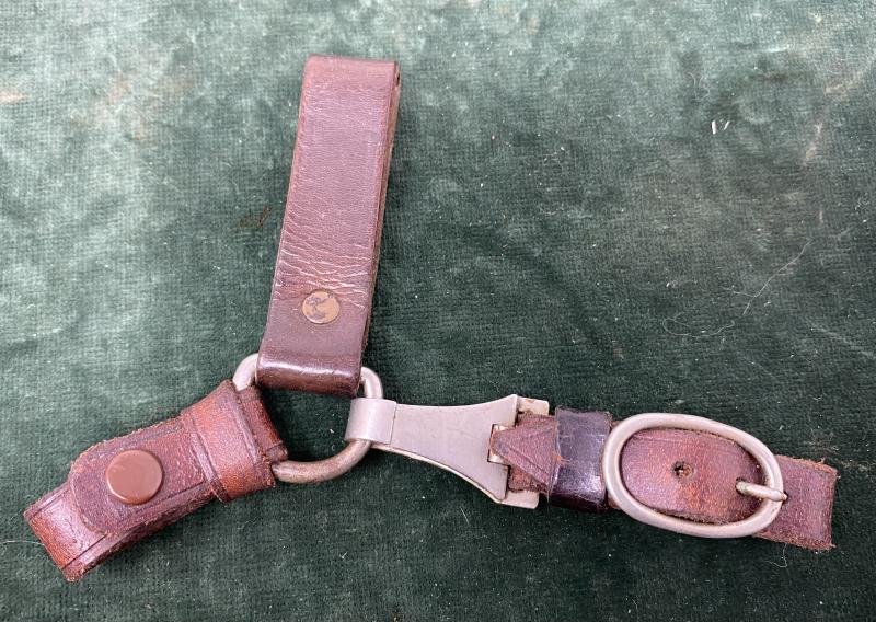 EARLY SA BROWN LEATHER TRIPLE DAGGER HANGER.