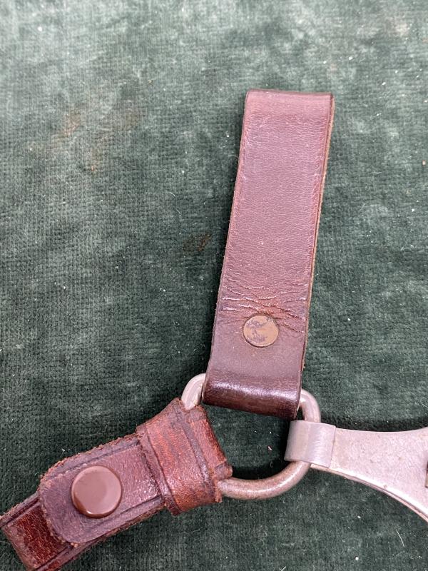 EARLY SA BROWN LEATHER TRIPLE DAGGER HANGER.