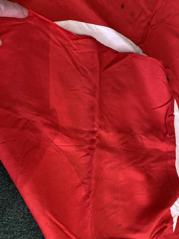 AN ORIGINAL THIRD REICH UNUSUAL VEHICLE RECOGNITION FLAG.