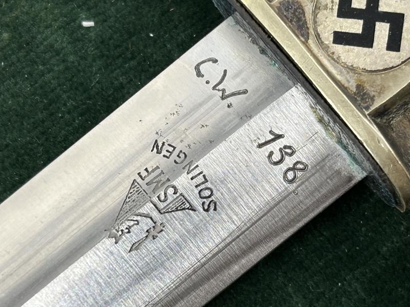 A NUMBERED AND PERSONALISED NSFK FYLERS DAGGER IN EXCEPTIONAL CONDITION.