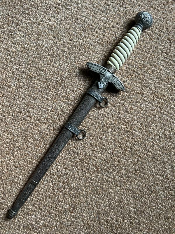 A NEAR MINT EXAMPLE OF A 2nd Pattn LUFTWAFFE DAGGER BY GUSTAF SPITZER.