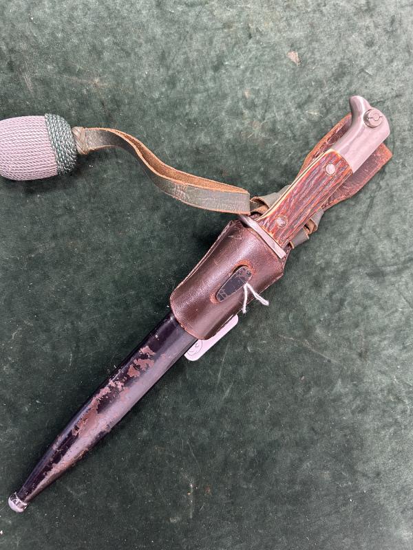 AN EXTREMELY NICE EXAMPLE OF A SHORT K98 PARADE BAYONET WITH STAG GRIPS - KNOT & FROG.