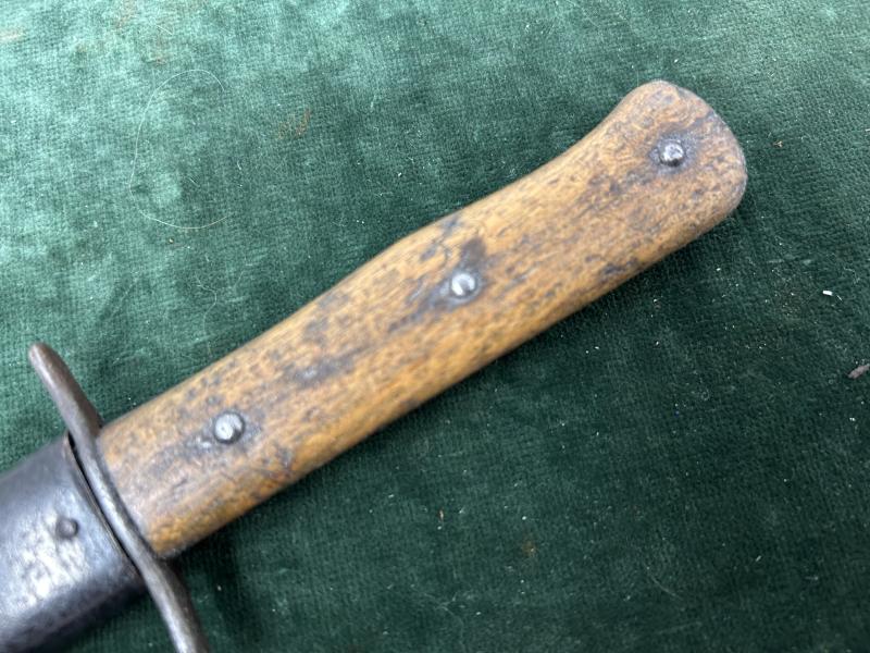 LUFTWAFFE FIGHTING KNIFE ‘6’ MARKED.