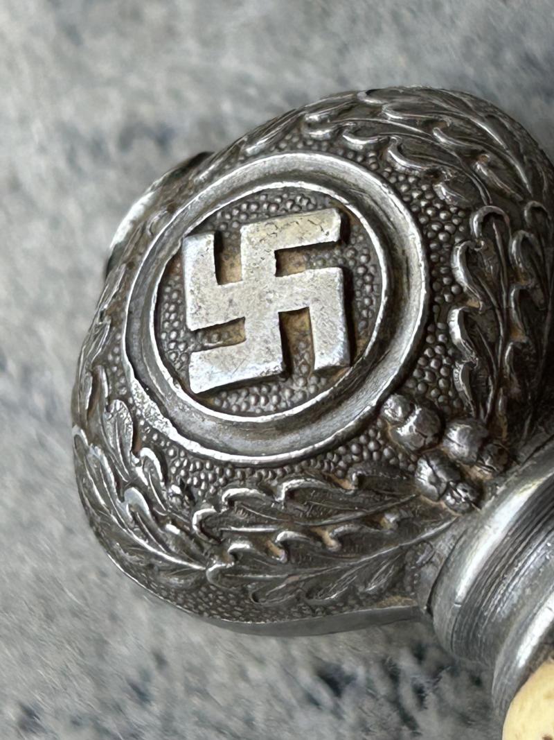 A LUFTWAFFE 2nd Pattn WITH STRAPS AND KNOT BY VERY RARE MAKER FREDERICUS