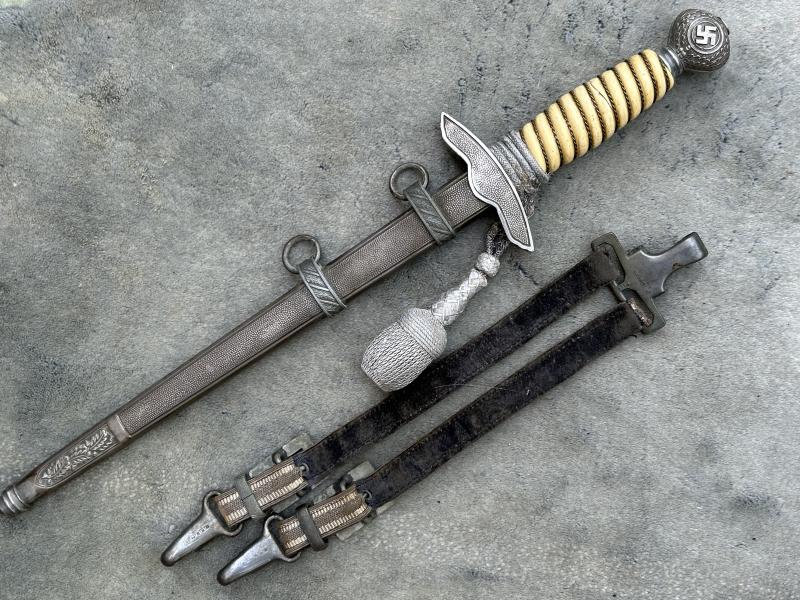 A LUFTWAFFE 2nd Pattn WITH STRAPS AND KNOT BY VERY RARE MAKER FREDERICUS