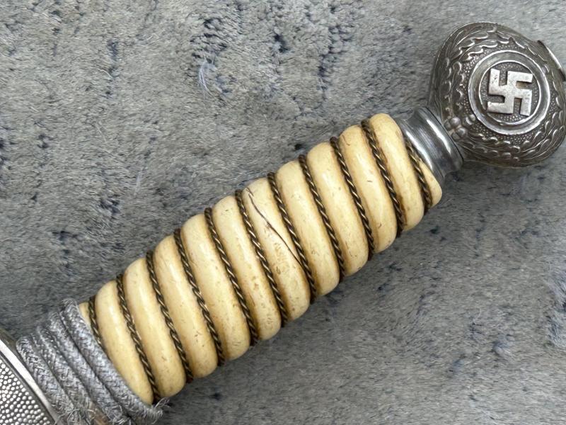A LUFTWAFFE 2nd Pattn WITH STRAPS AND KNOT BY VERY RARE MAKER FREDERICUS