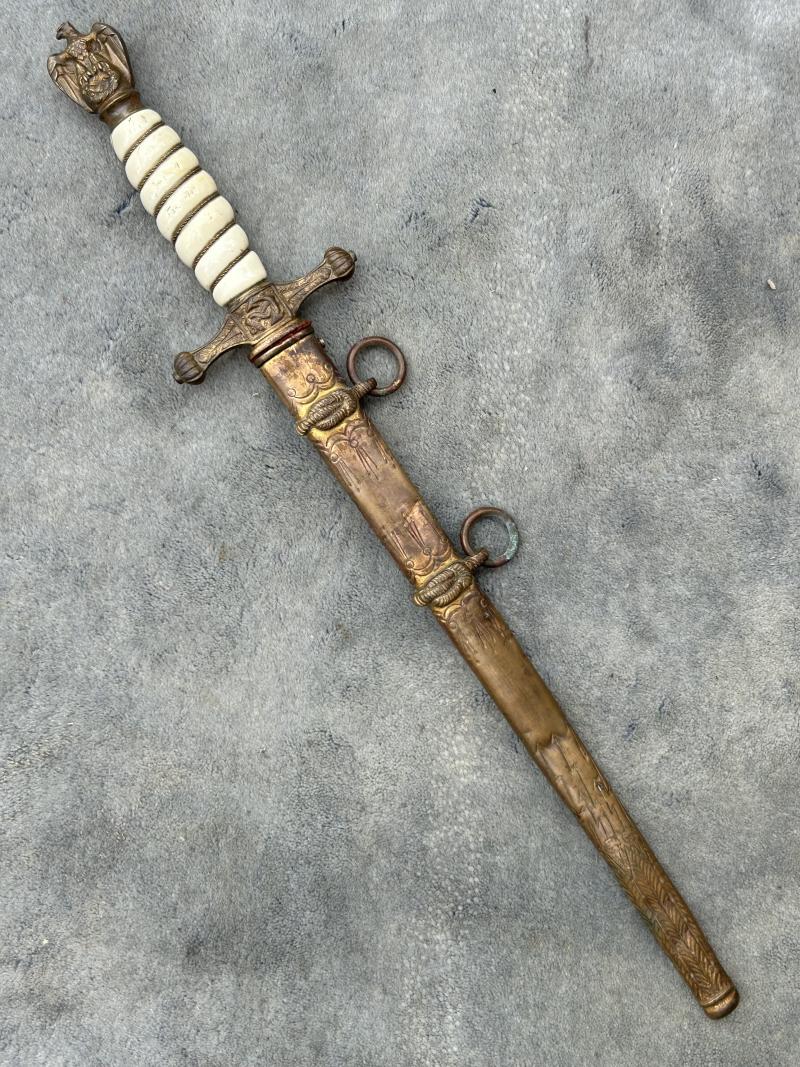 EARLY NAVAL DAGGER BY ALCOSO - TRANSITIONAL PIECE.