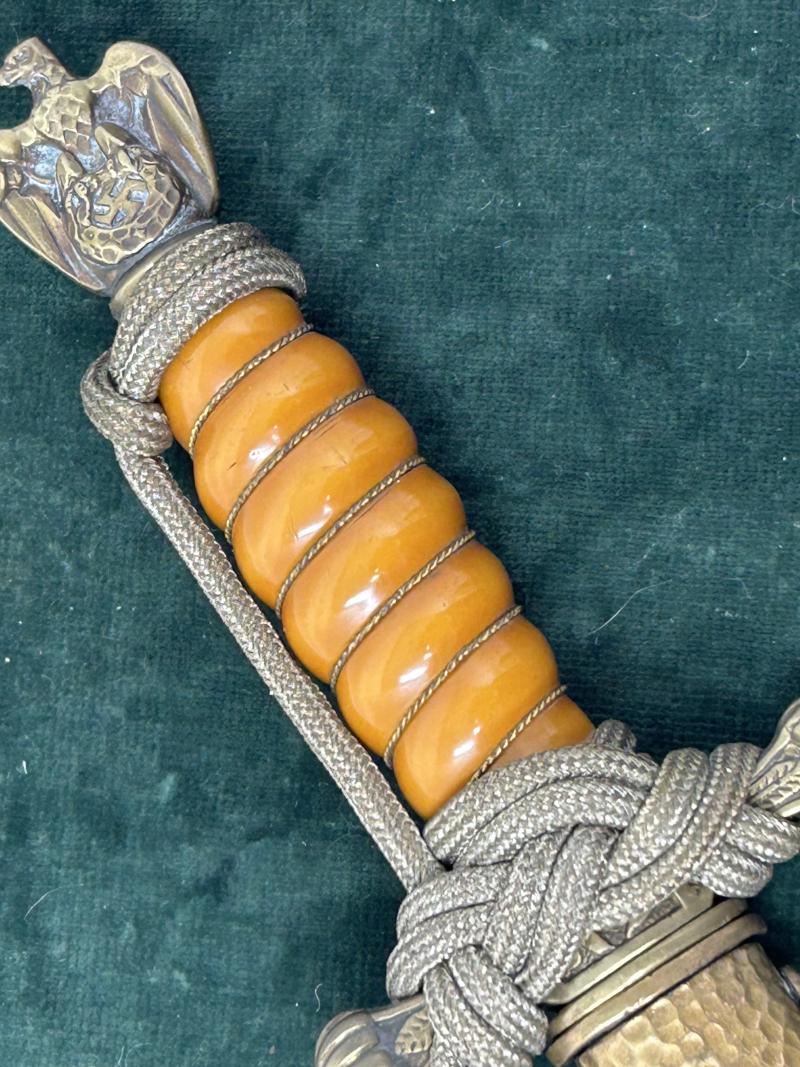 THIS IS THE NAVY DAGGER ALL COLLECTORS WANT. ORANGE GRIP, GOLD PORTAPEE, HAMMERED SCABBARD AND SAILING SHIP ETCHED BLADE!!!