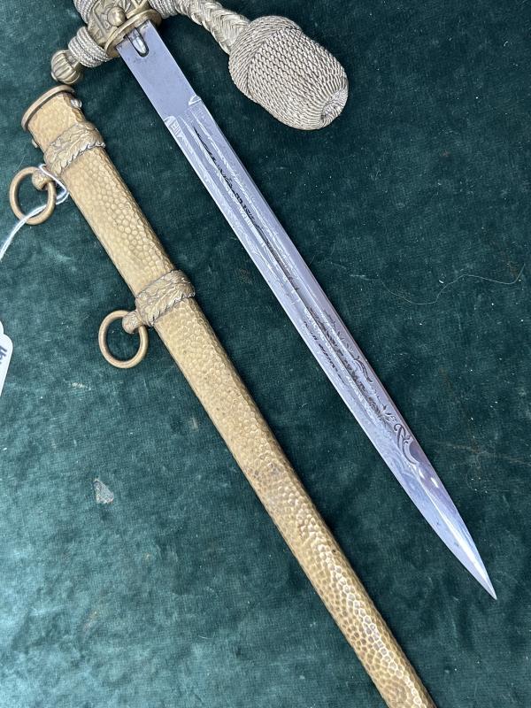 THIS IS THE NAVY DAGGER ALL COLLECTORS WANT. ORANGE GRIP, GOLD PORTAPEE, HAMMERED SCABBARD AND SAILING SHIP ETCHED BLADE!!!