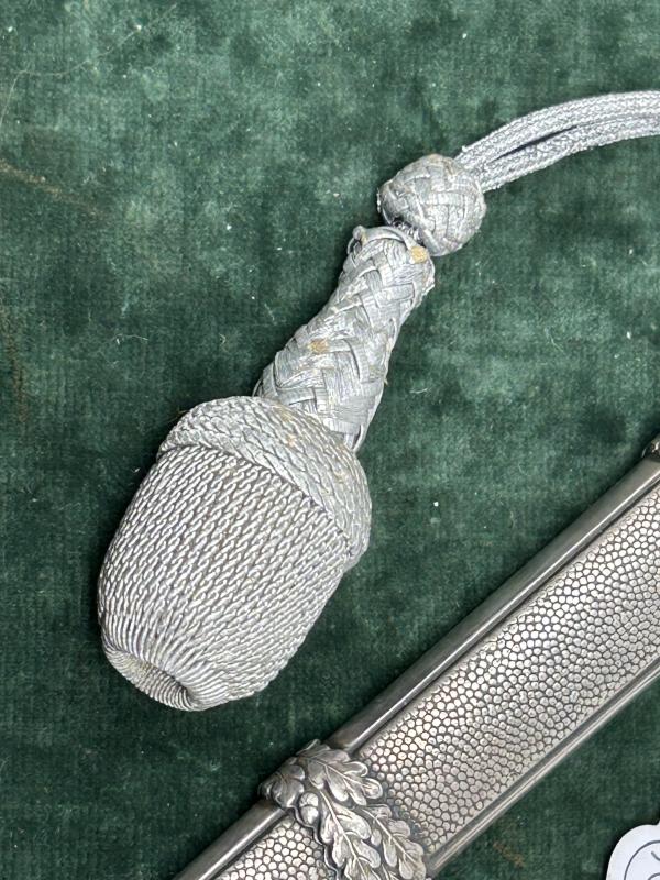 A GOVERNMENT OFFICIALS DAGGER IN EXTRAORDINARY CONDITION WITH ORIGINAL ULTRA RARE SMALLER SIZED 42cm BILLION KNOT!!