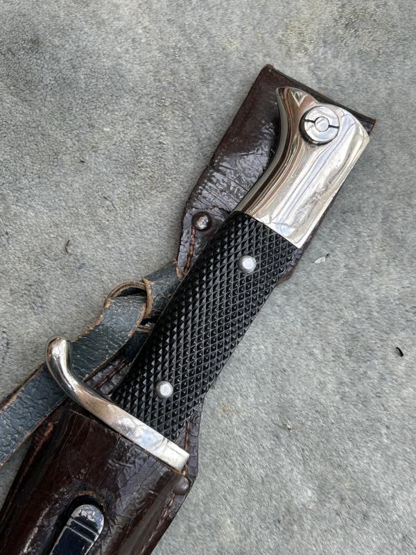 A SUPERB SHORT LUFTWAFFE ETCHED DRESS BAYONET BY KLAAS.