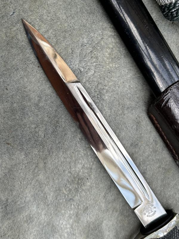 A SUPERB SHORT LUFTWAFFE ETCHED DRESS BAYONET BY KLAAS.