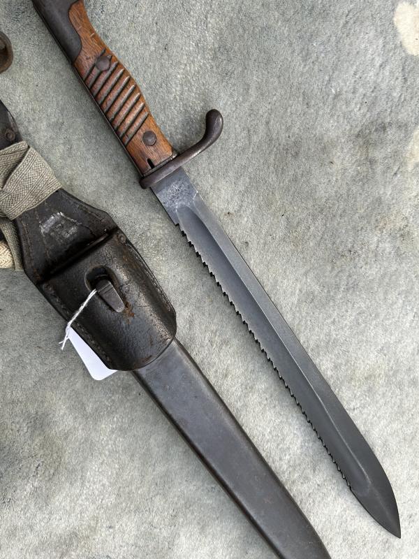 WW1/IMPERIAL GERMAN 1898/05 SAWBACK BAYONET WITH FROG AND KNOT.