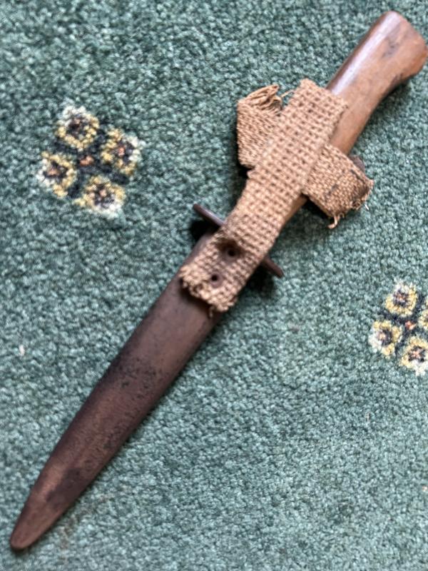 WW1 GERMAN TRENCH/FIGHTING KNIFE.