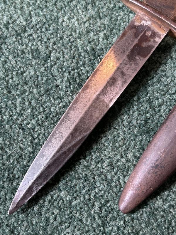WW1 GERMAN TRENCH/FIGHTING KNIFE.